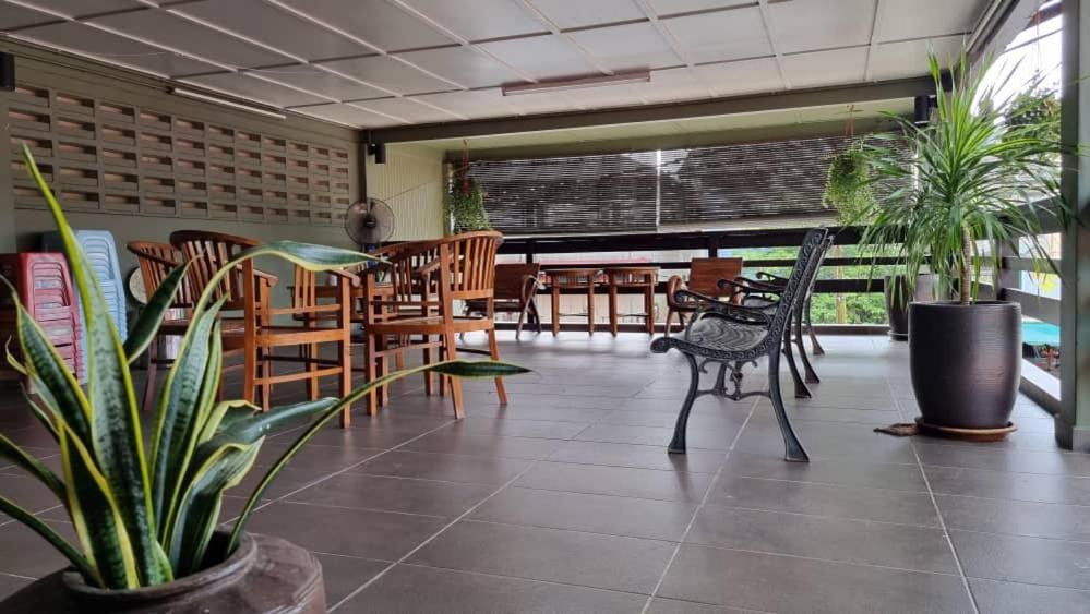 Country View Inn Sungai Lembing Extérieur photo